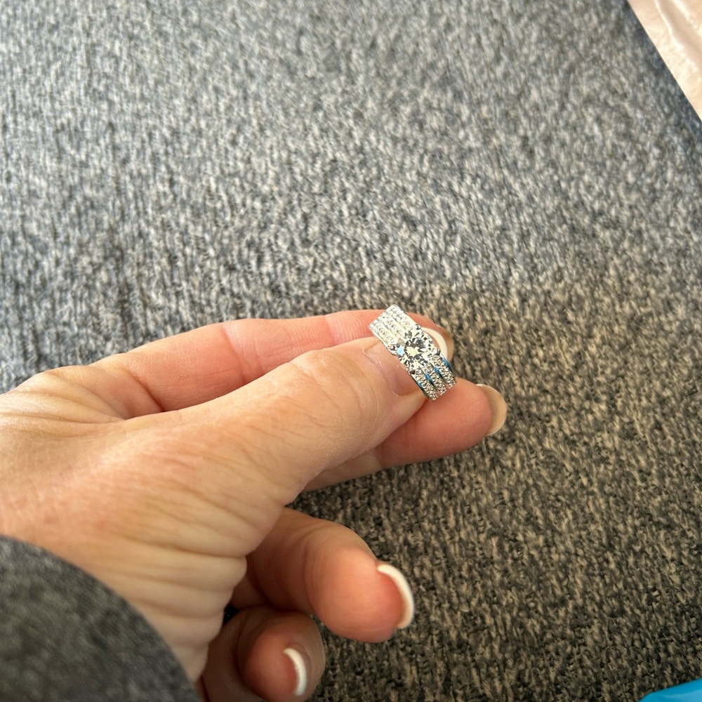 Elegant Silver Ring with Clear Stones Size 6